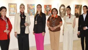İranlı kadınların eserleri Antalya'da