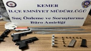 Kemer'de çok sayıda suçtan 3 gözaltı