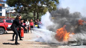 Konyaaltı Belediyesi'nde personele uygulamalı afet eğitimi
