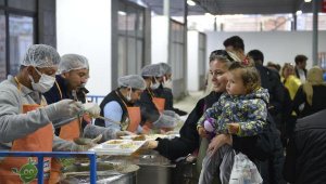 Muratpaşa'nın mahalle iftarları devam ediyor