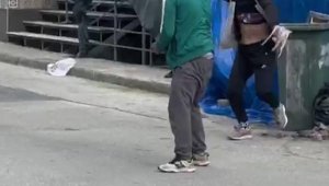 Sokakta kavga eden çift polise direndi; koca tutuklandı