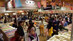 Usta yazarlar 5. Kepez Kitap Fuarı'nda