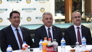 Vali Yazıcı: Dayanışma ve paylaşmayı en üst seviyede yaşayan bir milletiz