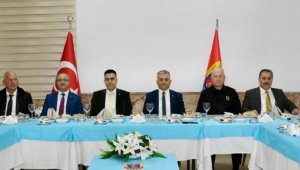 Vali Yazıcı, iftarını Elmalı İlçe Jandarma Komutanlığı'nda yaptı