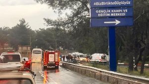 Yan yatan midibüsten dua kitabı ile orucunu açacağı ekmeğini aldı; 7 yaralı