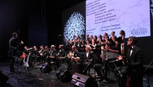 'Selam Türkün Bayrağına' seçkisi
