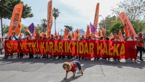 Antalya'da 1 Mayıs kutlaması