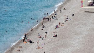 Antalya'da dün sağanak etkili oldu, bugün deniz havası