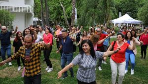 Antalya'da şenlik havasında Hıdırellez kutlaması