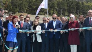 Bakan Çavuşoğlu: Türkiye'yi dünyaya, dünyayı da Türkiye'ye bağlıyoruz