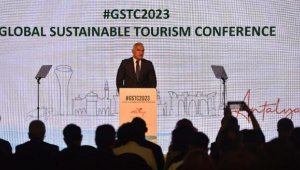 Bakan Ersoy: Dünyanın dört bir yanından turisti ülkemize çekiyoruz