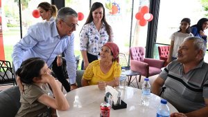 Başkan Topaloğlu'ndan engellilere deniz şezlongu