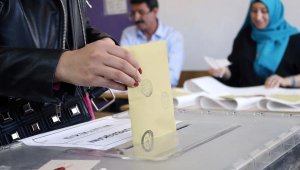 Batı Akdeniz'de 2.4 milyon seçmen sandığa gidiyor