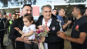 Beşiktaş kafilesine Antalya'da coşkulu karşılama