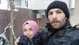 Eşini keserle döverek öldürdü