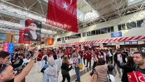 Havalimanında 19 Mayıs coşkusu