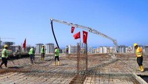 Mahmutlar Kültür ve Etüt Merkezi'nde son beton dökümü