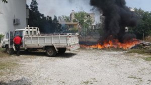 Ot çalılık yangınında kamyoneti kurtarma çabası