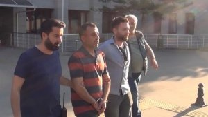 Tartıştığı kişiyi öldürdü, eve gelip eşini yaraladı