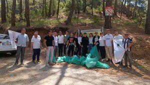 Turizm çalışanlarından Çalıştepe'de temizlik