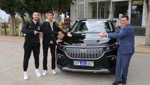 Tütüncü, TOGG'u gençlerle test etti