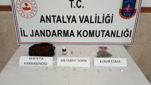 Uyuşturucu tacirini jandarma yakaladı