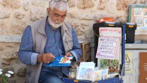 Atölyesinin kirası artınca, sokak ressamı oldu