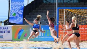 Avrupa Plaj Hentbolu Finalleri Antalya'da başladı