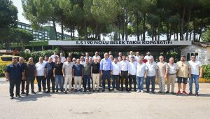 Bakan Ersoy taksicilerle bayramlaştı