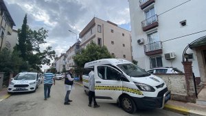 Birlikte içki içtikleri arkadaşlarını sabah ölü buldular