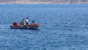 Dalış rekortmeni Şahika, bu defa Plastiksiz Kaş Projesi için nefesini tuttu