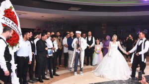 Damadın arkadaşlarından 'cenaze' temalı şaka