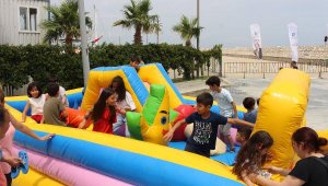 Finikeli çocuklar şenliğin tadını çıkardı