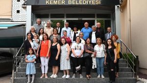 Gönüllü Halk Korosu'ndan Başkan Topaloğlu'na ziyaret