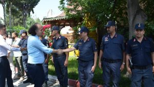 Korkuteli Kaymakamı Üçüncü, asker ve polisle bayramlaştı