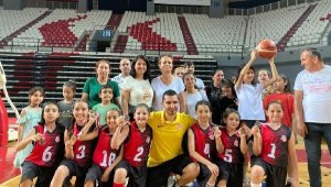 Küçük basketbolcular lig ikincisi