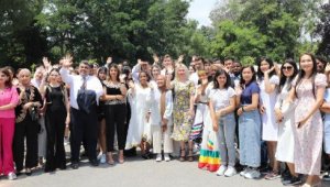 Rektör Özkan, Türkçe öğrenen yabancı öğrencilerle buluştu