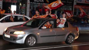 Şampiyonun 'derbi' coşkusu