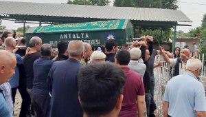 Şehit öğretmenin babası toprağa verildi
