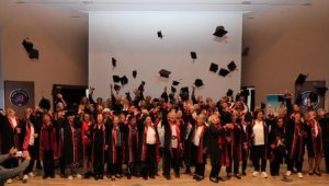 Tazelenme Üniversitesi'nden 82 öğrenci mezun oldu