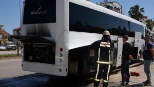 Tur otobüsündeki yangın büyümeden söndürüldü