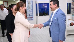 Tütüncü, belediye personeliyle bayramlaştı