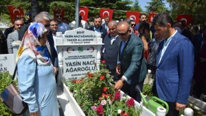 15 Temmuz şehidi Ağaroğlu, mezarı başında anıldı