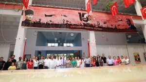 15 Temmuz'u anmak için 15 metrelik ebru çalışması