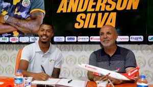 Alanyaspor'un yeni santrforu Anderson Silva