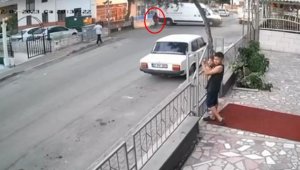 Annesini ziyaretten dönen kadının öldüğü kaza kamerada