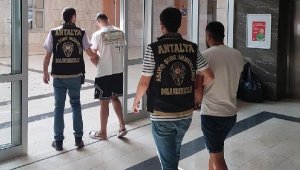 Antalya'da nitelikli dolandırıcılıktan 2 tutuklama