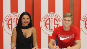 Antalyaspor, Jakub Kaluzinski'yi kadrosuna kattı