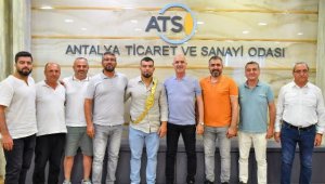 Başkan Bahar'dan başpehlivana 'El ense'