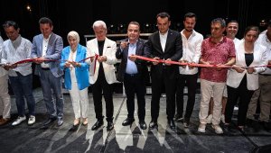 Finike Cumhuriyet Meydanı'nın açılışı yapıldı